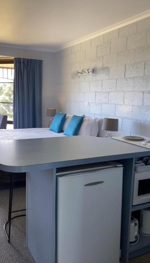 Motel Gordon Gateway Strahan Esterno foto